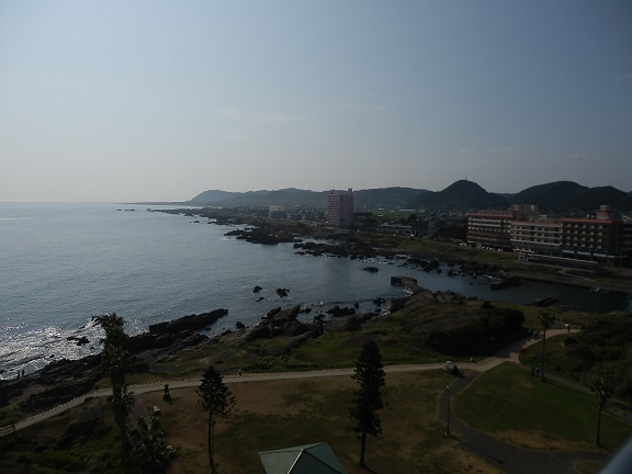 野島崎灯台上から西.jpg